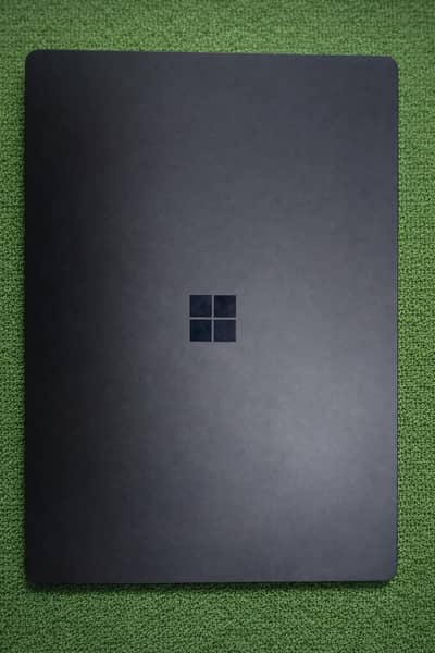 Microsoft surface laptop 3 core i5 10th gen