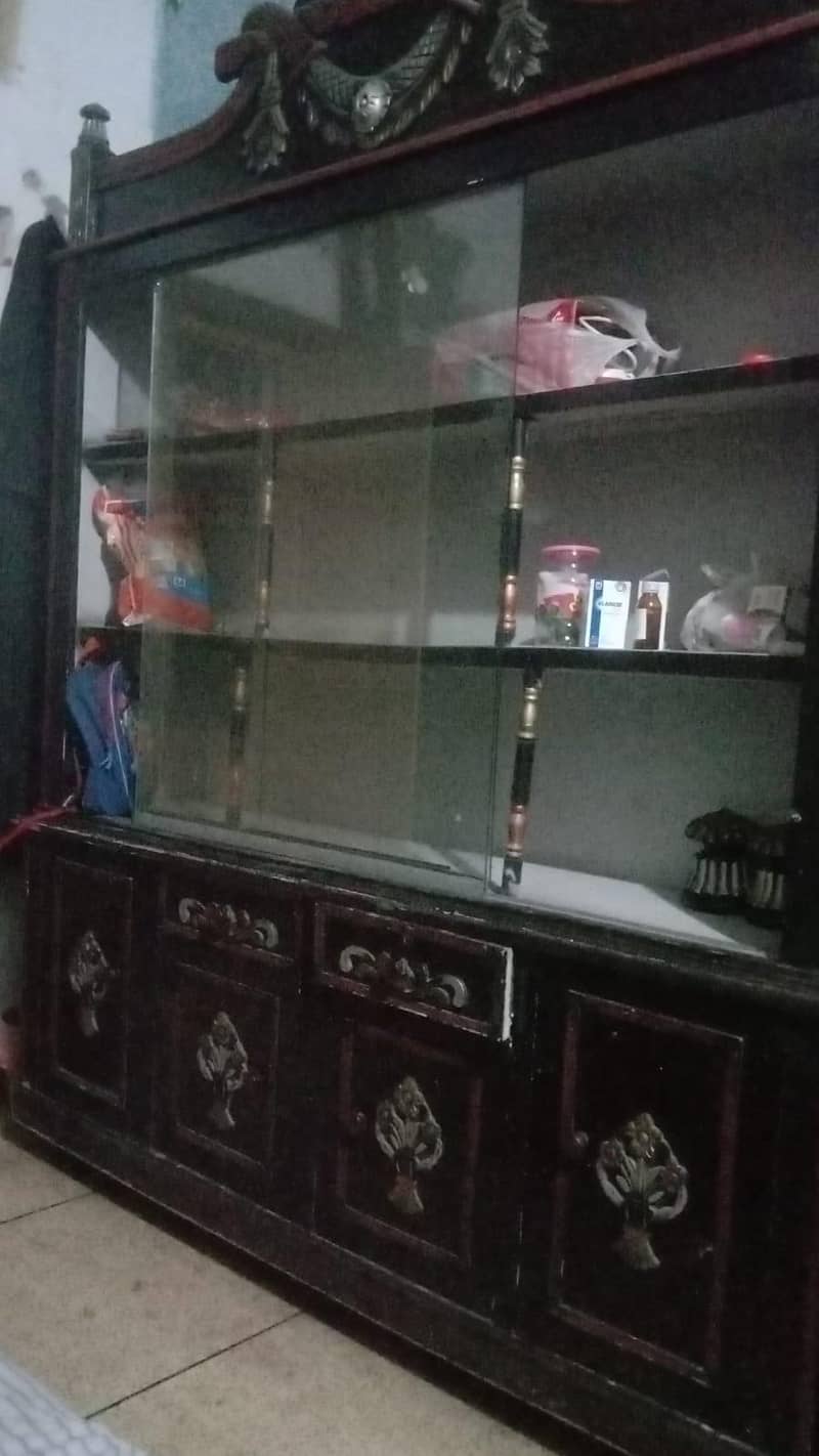 گھر کا فرنیچر ہے ڈریسنگ بیڈ سیف الماری اور برتن والی الماری مناسب میں 1