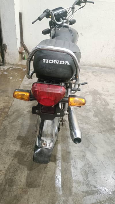 All ok 10/10 condition . one hande used