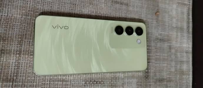 vivo y100
