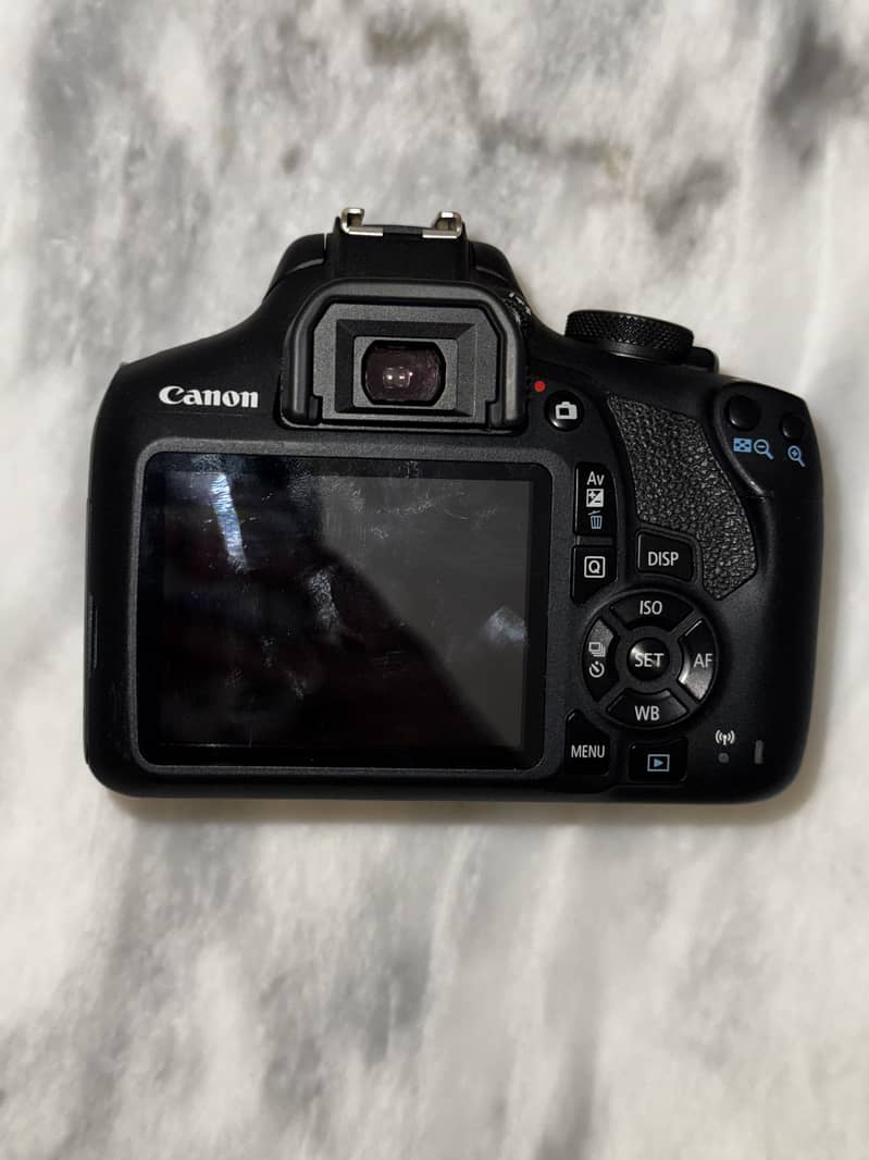 Canon 2000d 2