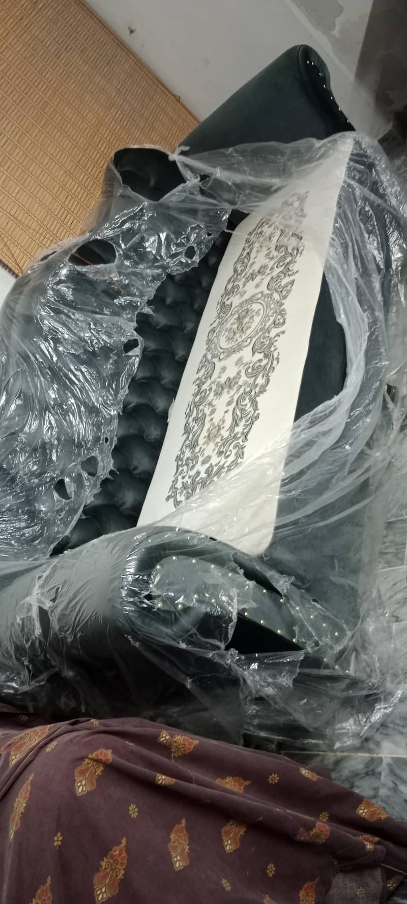 7 sweater sofaseat 1