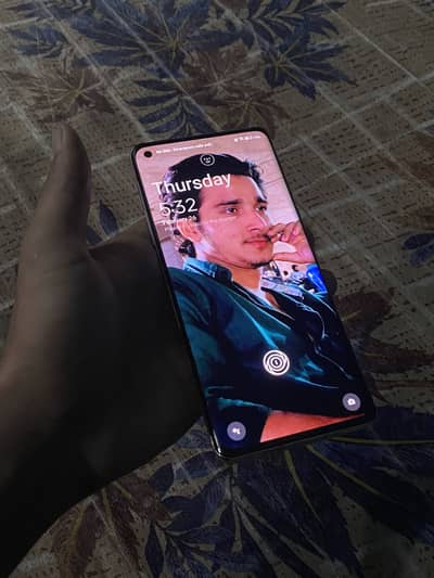 One plus 8 5g verient 8/128gb