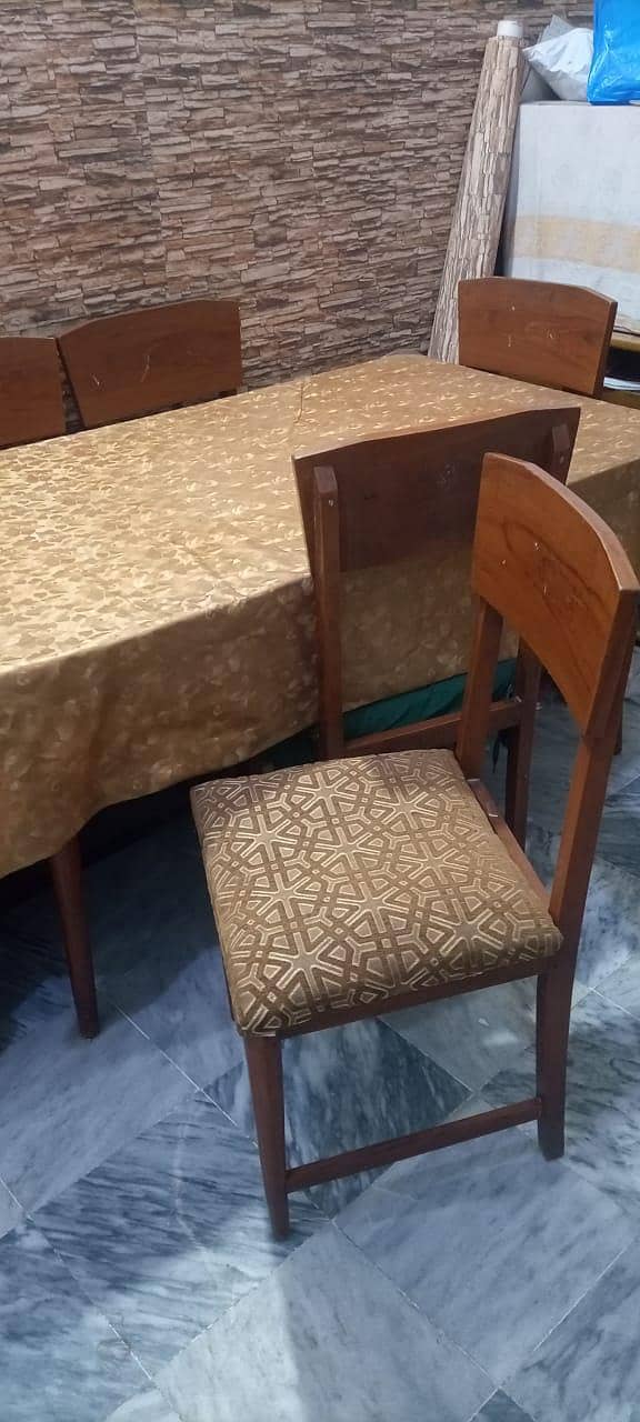 Dining table with solid chairs 3