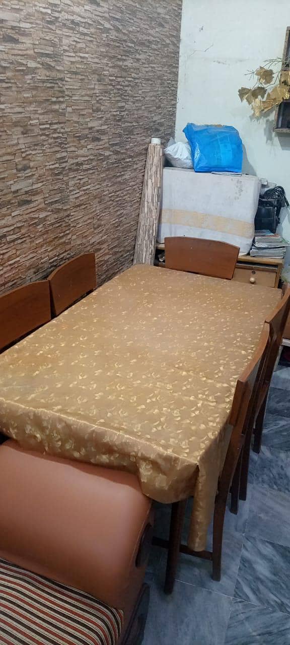 Dining table with solid chairs 4