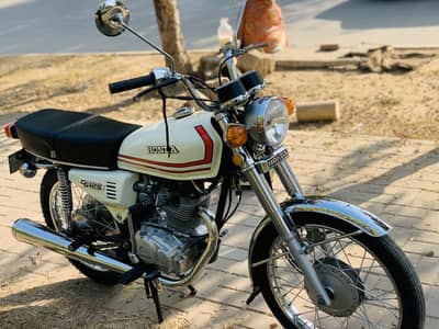 Honda 125 2019 converted into 1984 all japanese