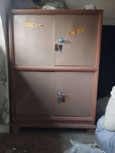 Big Almari Paita for sale