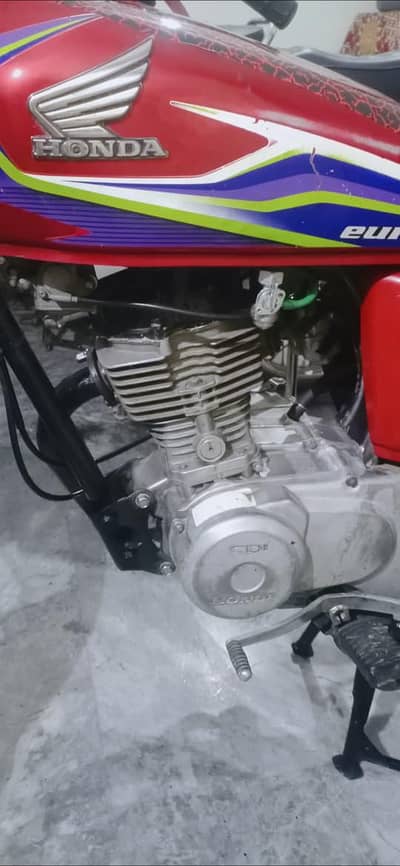 Honda 125 good condition  2017 model for sale All Punjab nmbr.