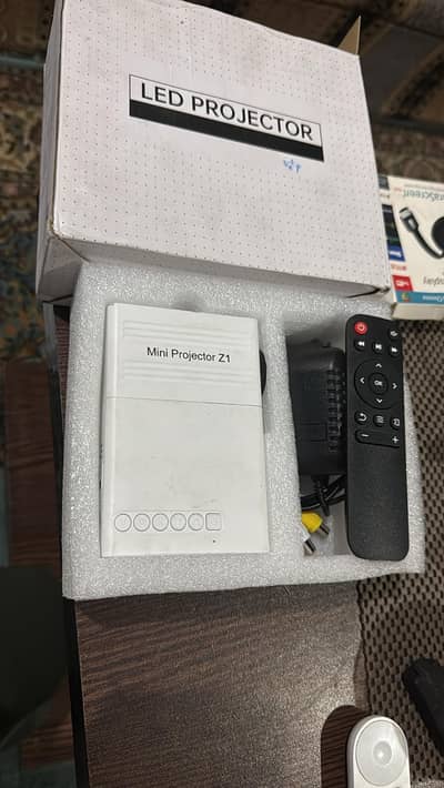 Mini projector Z 1