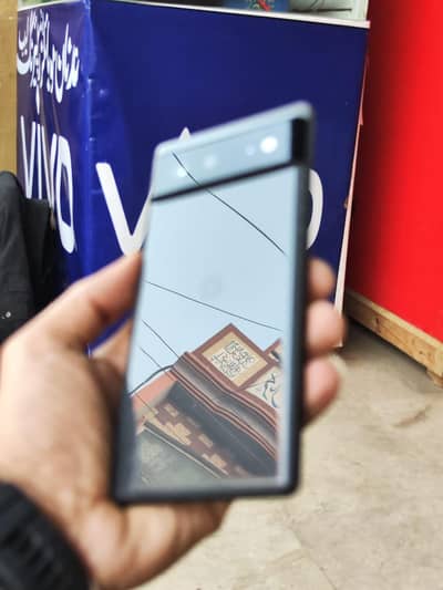 pixel 6 Neat clean light shade scratch less