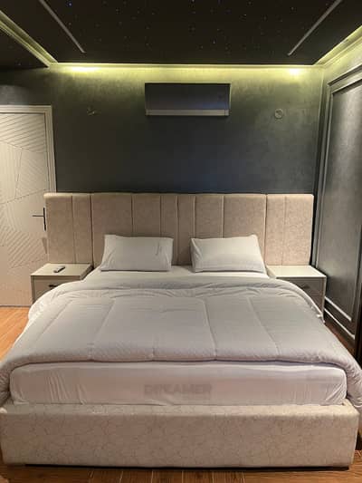 2 Bedrooms Luxury Furnished Apartment is Available For Rent in Bahria Town Lahore