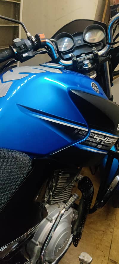 YAMAHA YBR 125 2018 esd