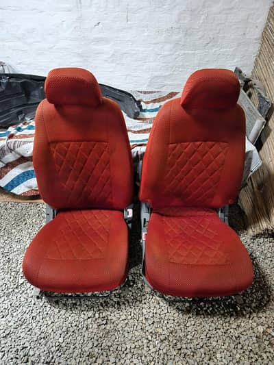 mira front seats like new
