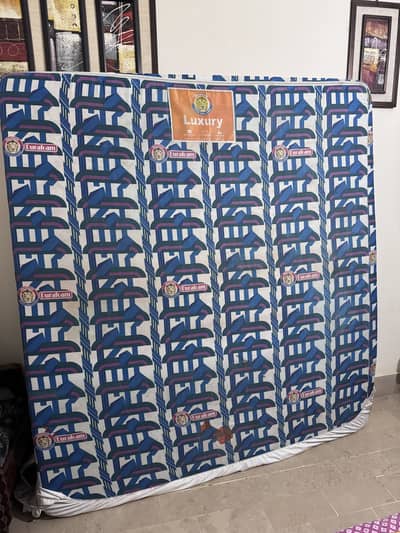 Dura Foam Luxury King Size Mattress like new in warranty