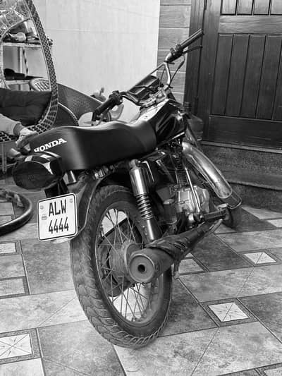 Honda 125 22/23 (First owner)