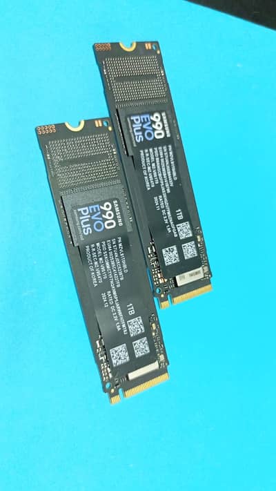 Samsung EVO Plus 990 1TB M. 2 NVMe Internal SSD