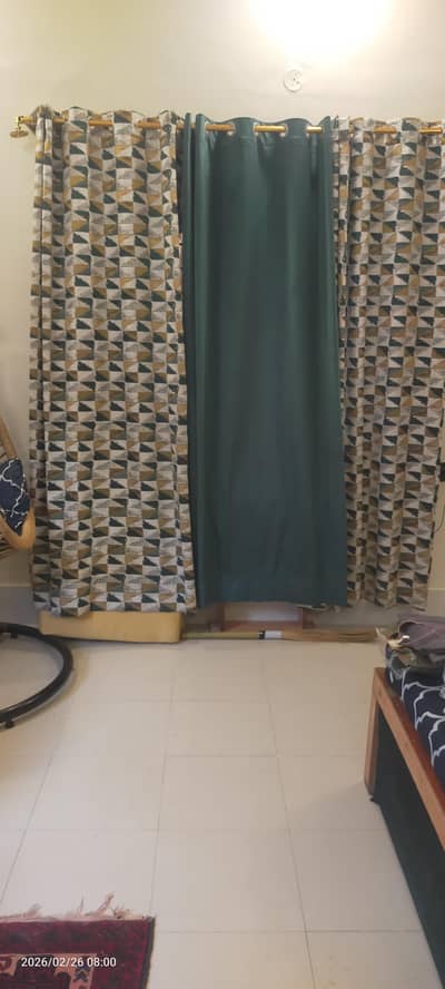 selling slightly used curtain