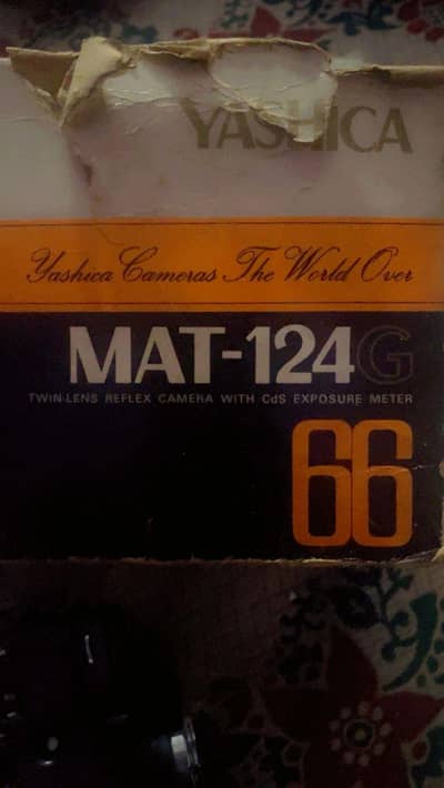 YASHICA MAT- 124 G