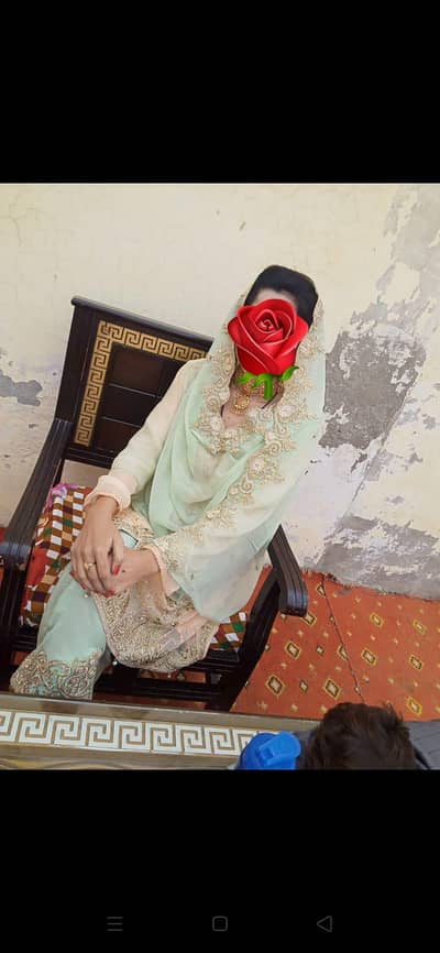 Beautifil Linen,Net and silk  9/10 condition