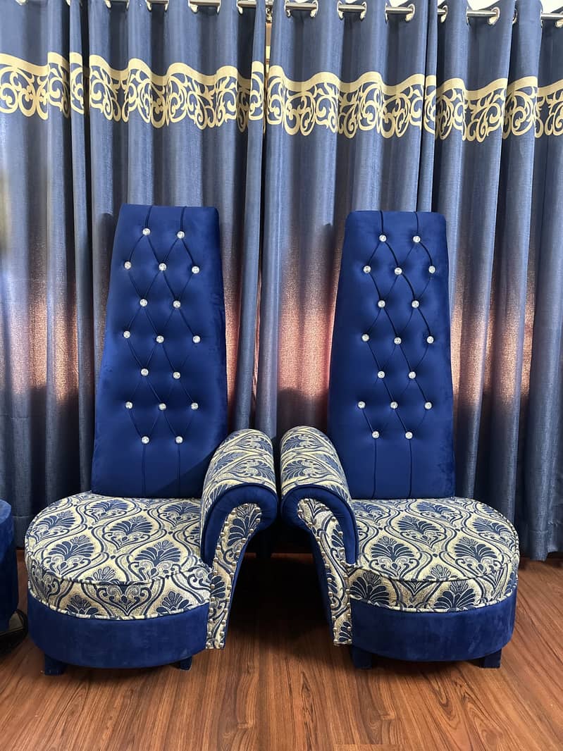 Modern Coffee Set - 2 Sofas & a Table Stylish & Comfortable 1