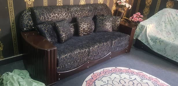VELVET WITH WOOD SOFA SET AND MATEL CYCLE