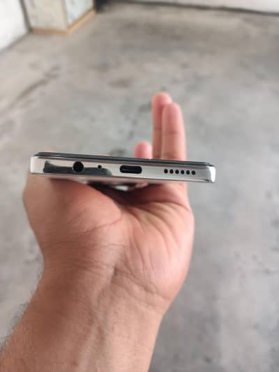 Tecno camon 30 total original 10/10 condition all ok box charger 70wat