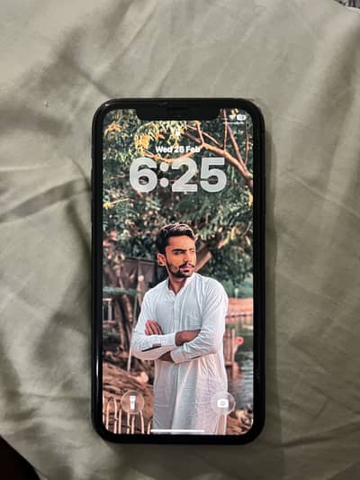 iPhone 11 64GB JV Mint Condition