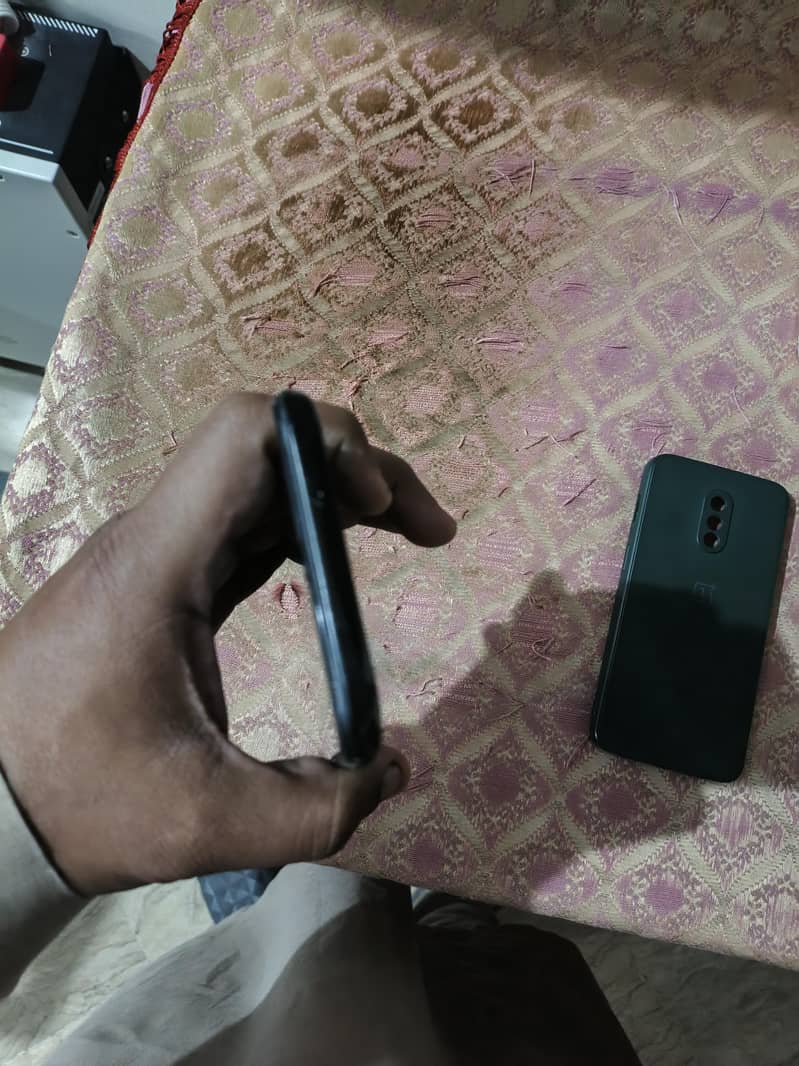 One Plus 6t 4