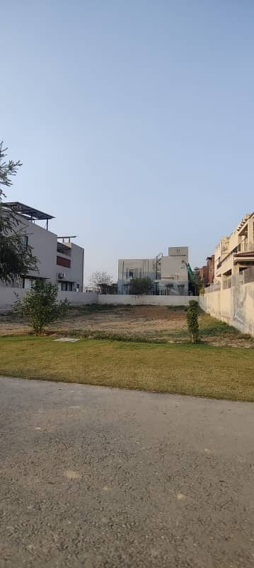 5Marla Reasonable Price option for sale