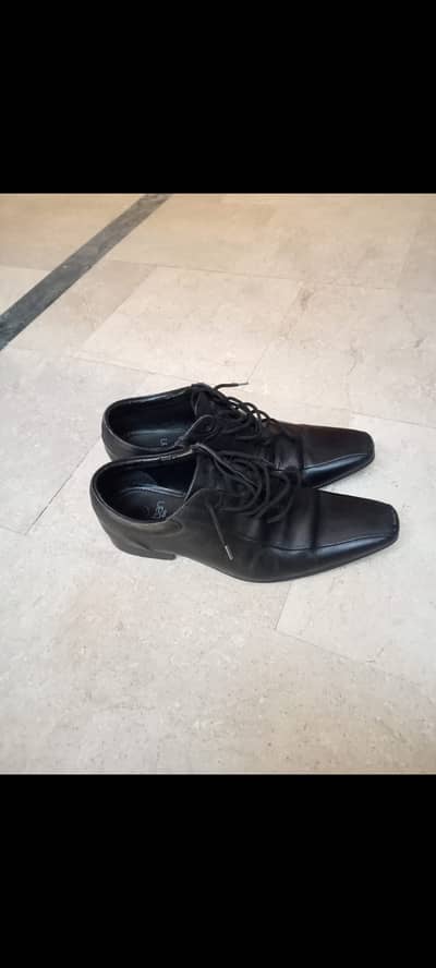 Leather shoe new condition