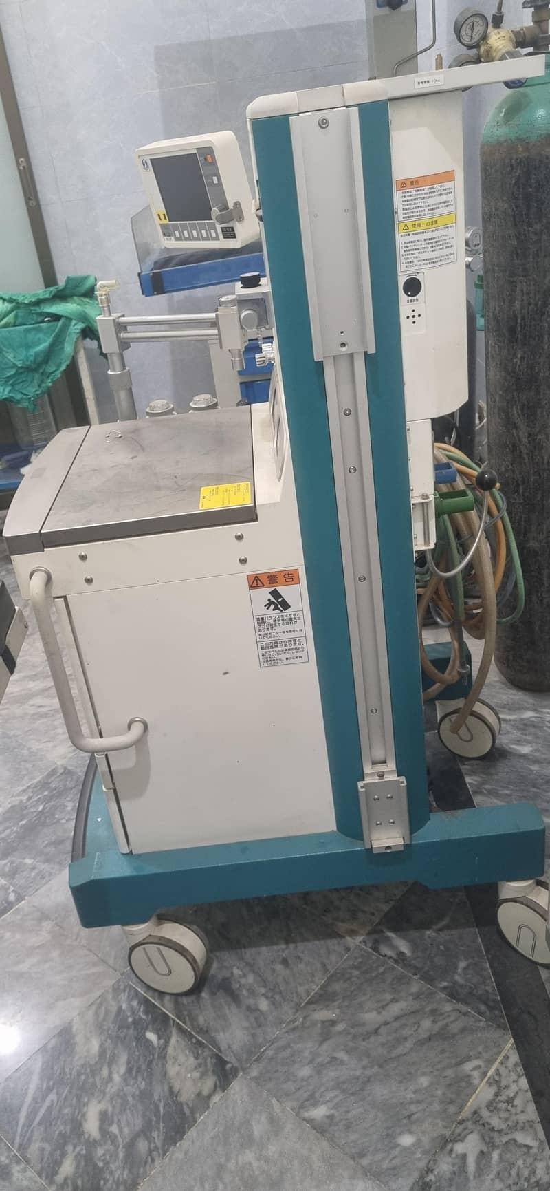 anesthesia machine with ventilator 2