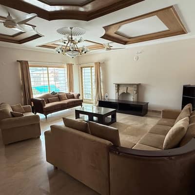 1 Kanal Double Gate Corner House for Rent in DHA Phase 1