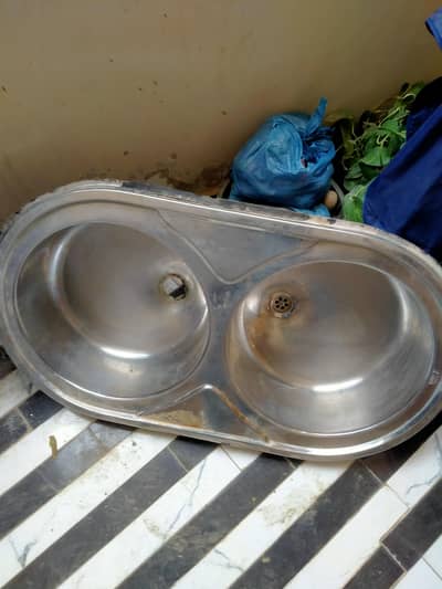 kitchen sink available good condition