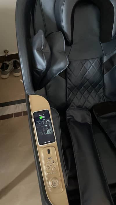 Imported Zero Healthcare Onyx Pro Massage Chair – Excellent Condition