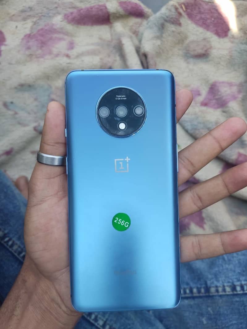 One plus 7T 8+256 2