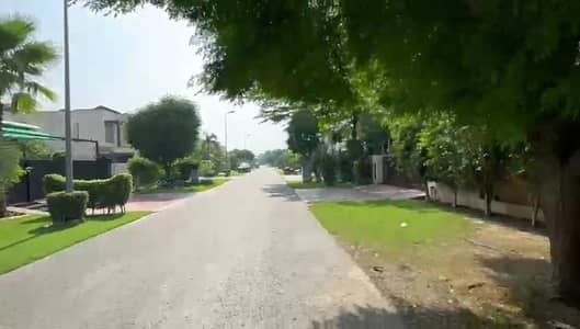 Plot No Near 589 Corner Plot Top Location