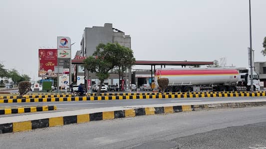 Main Boulevard Pair Plot At very affordable Price