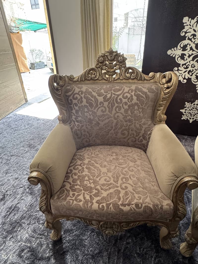 slightly used sofa set 3