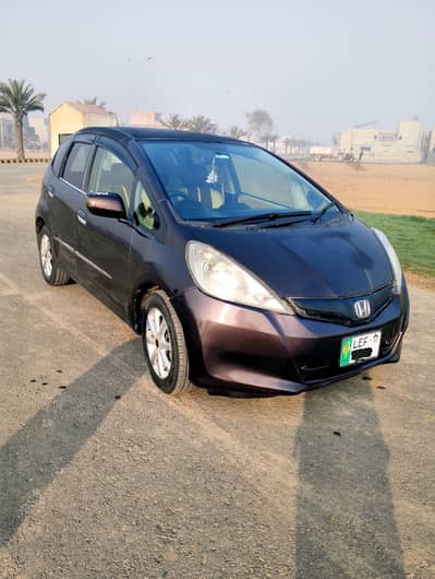 Honda Fit Hybrid 1.3. Best Mileage Car for City Use