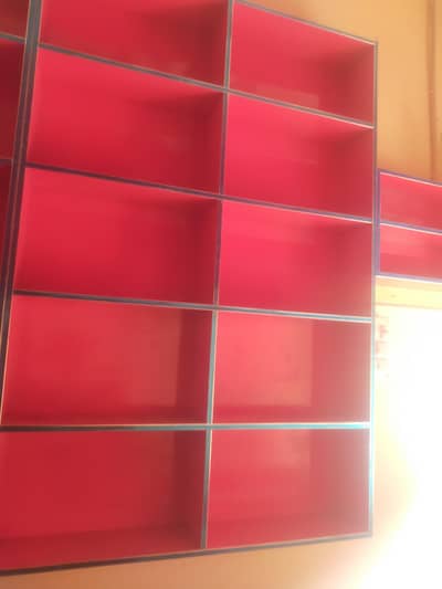 counter and racks کاؤنٹر اور ریکس