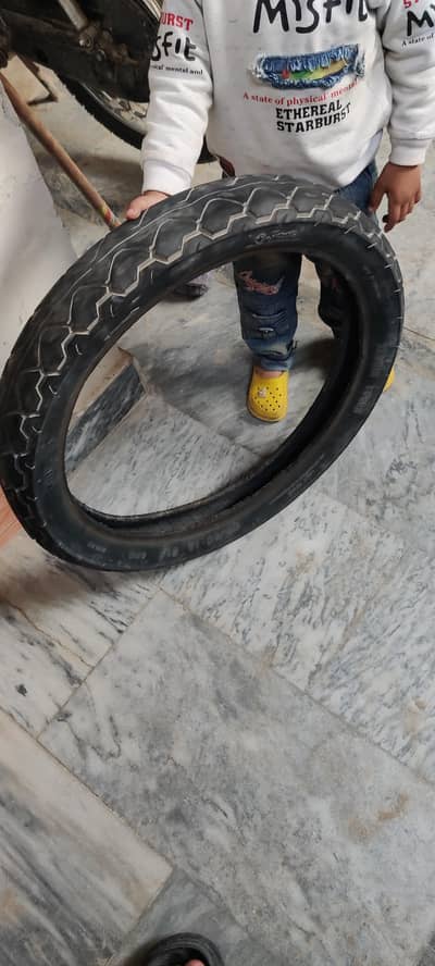 YBR, Honda and suzukil Tyre (90/90/18)