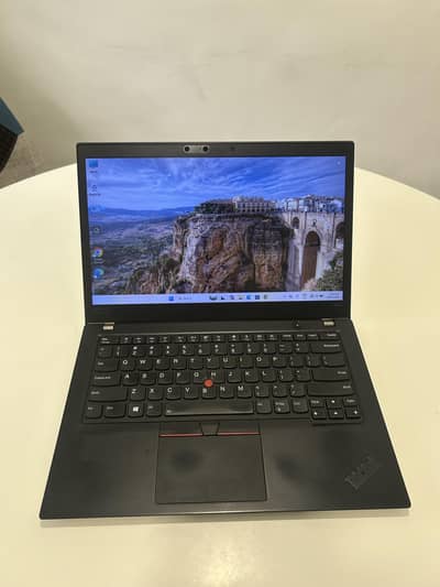 Lenovo T480s i7 8th Gen 14″ FHD Laptop SSD