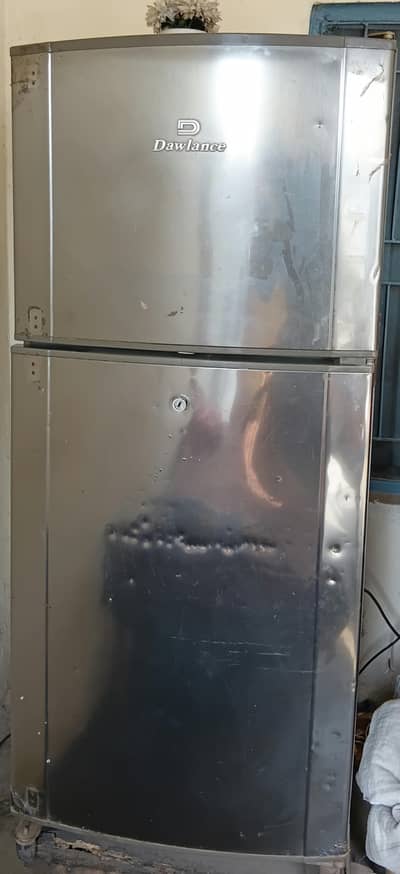 dawlance medium size fridge hai