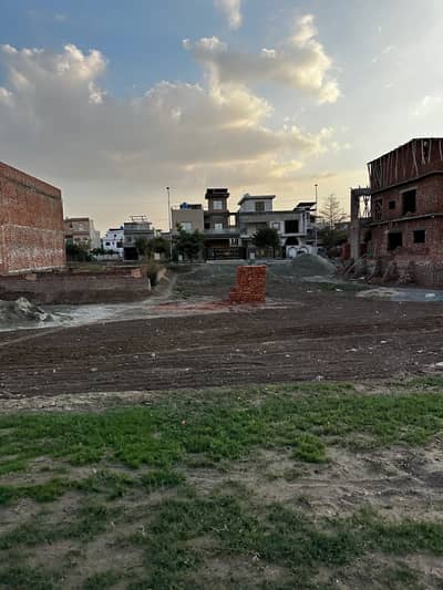 5 Marla Plot For Sale Overseas Block With Full Possession Paid