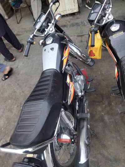 cg 125 21 model black good condition read add