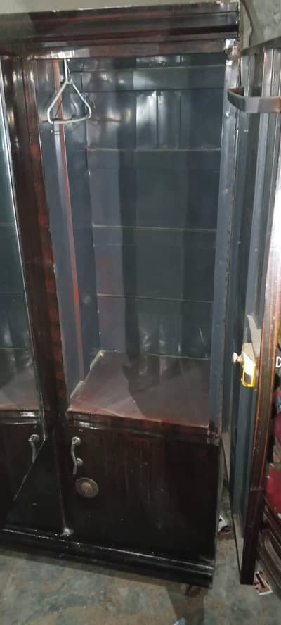 triple door almirah 6 month used