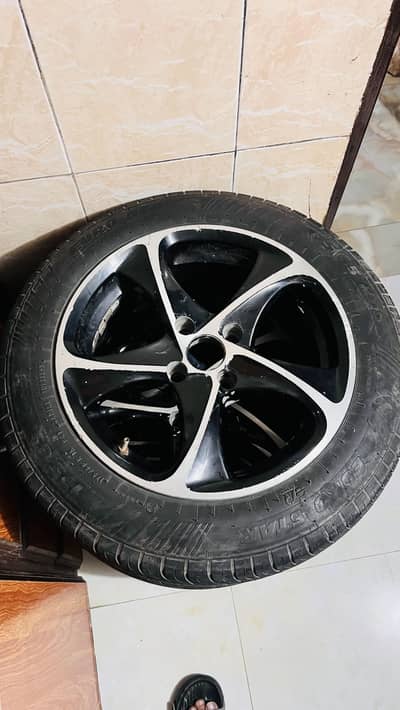 15 inch stylish alloy Rims alongwith new condition tyres