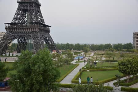 Ready for Construction 5 Marla plot with no transfer fees and no tax for sale in BAHRIA TOWN SECTOR G LAHORE