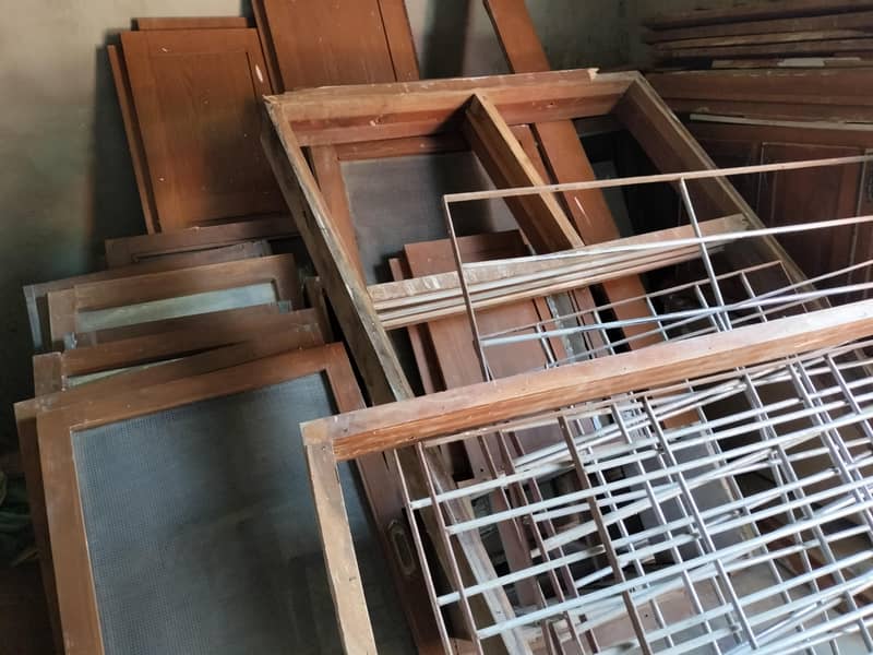 Door. . window . . comot. light. . etc 3