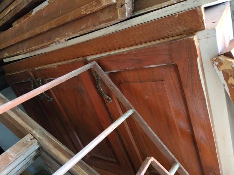 Door. . window . . comot. light. . etc 6